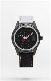Q&Q 高透亚克力镜面黑色表面黑白拼色表带时尚SOLAR光能防水手表